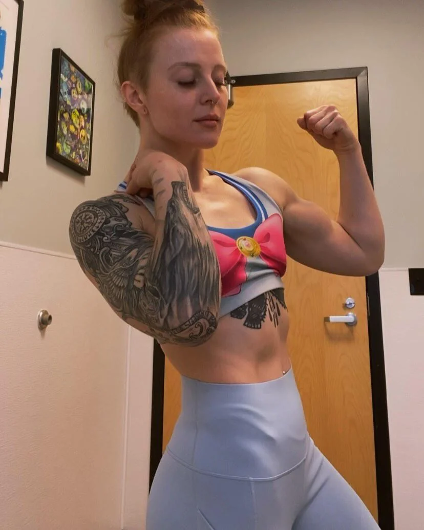 Ashley Svendbye picture 1 of 1