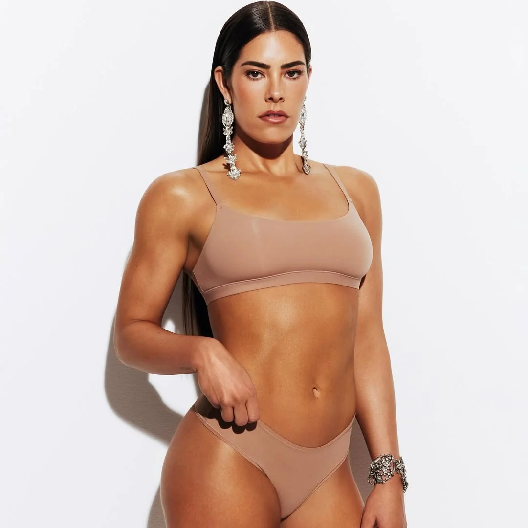 Kelsey Plum picture 1 of 5