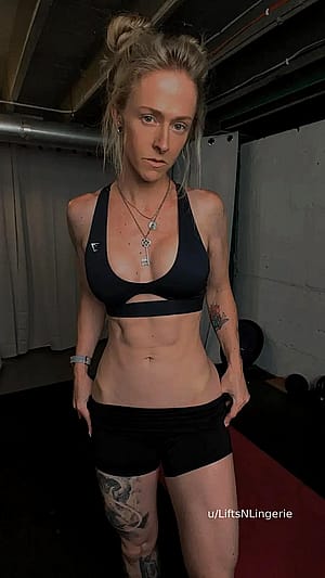 Carmilla Vess with a little post workout selfie'