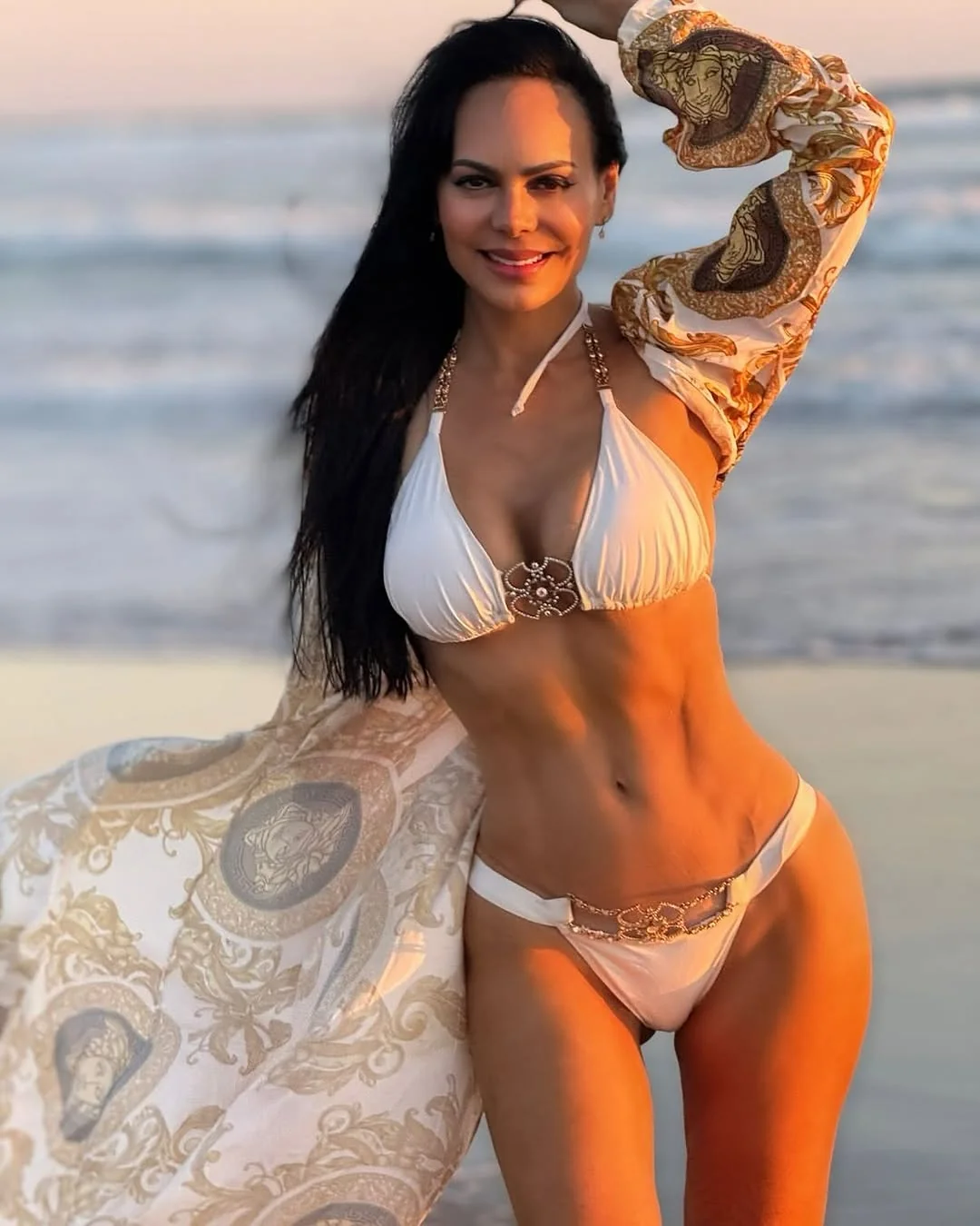 Maribel Guardia picture 2 of 3