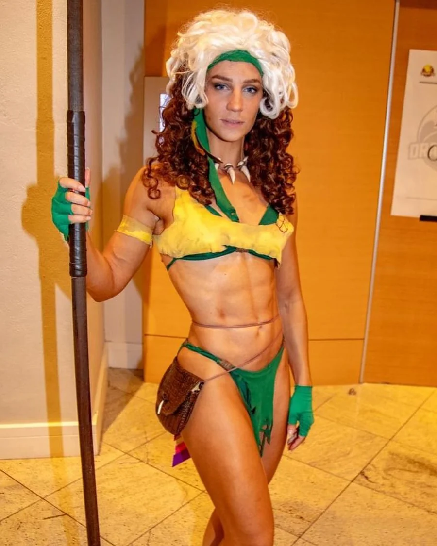 Cosplayer Allison M. picture 1 of 6